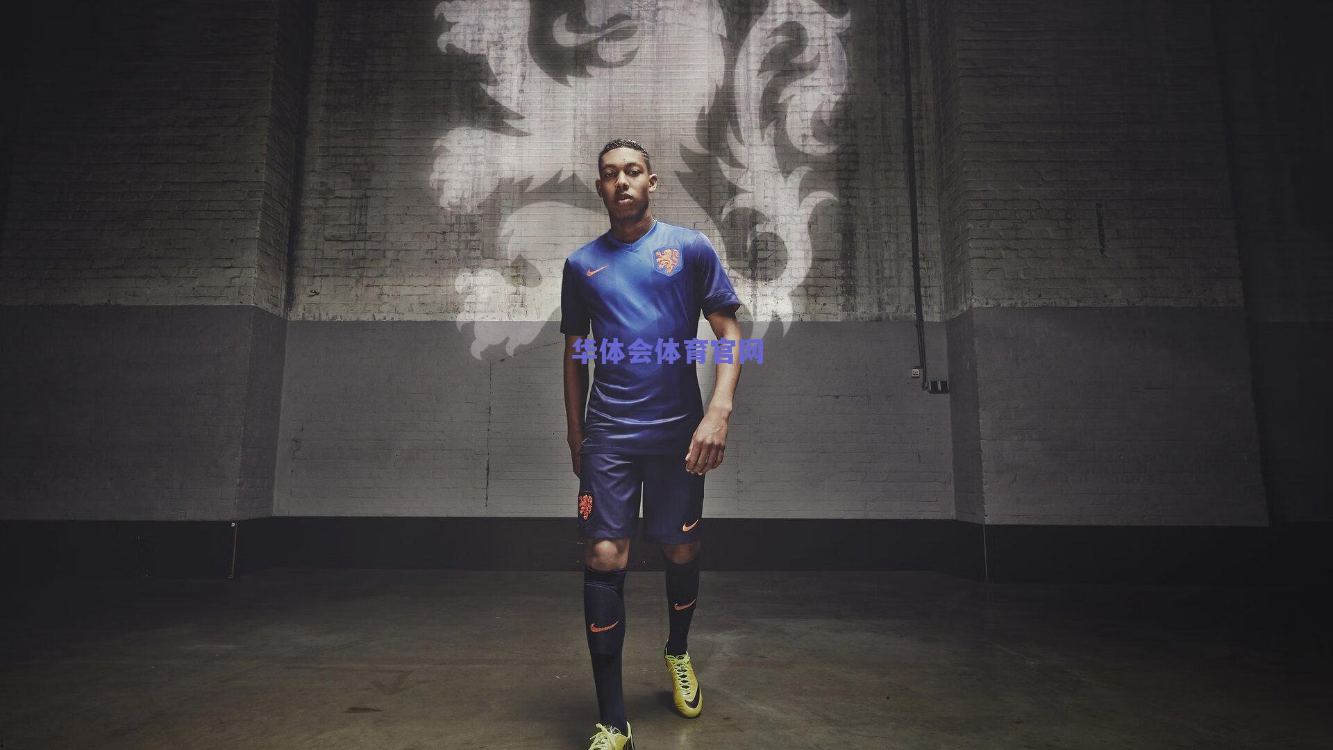 华体会体育官网|曼联官宣卡里克出任主教练，教练组五人身份揭秘！新帅曝战术计划