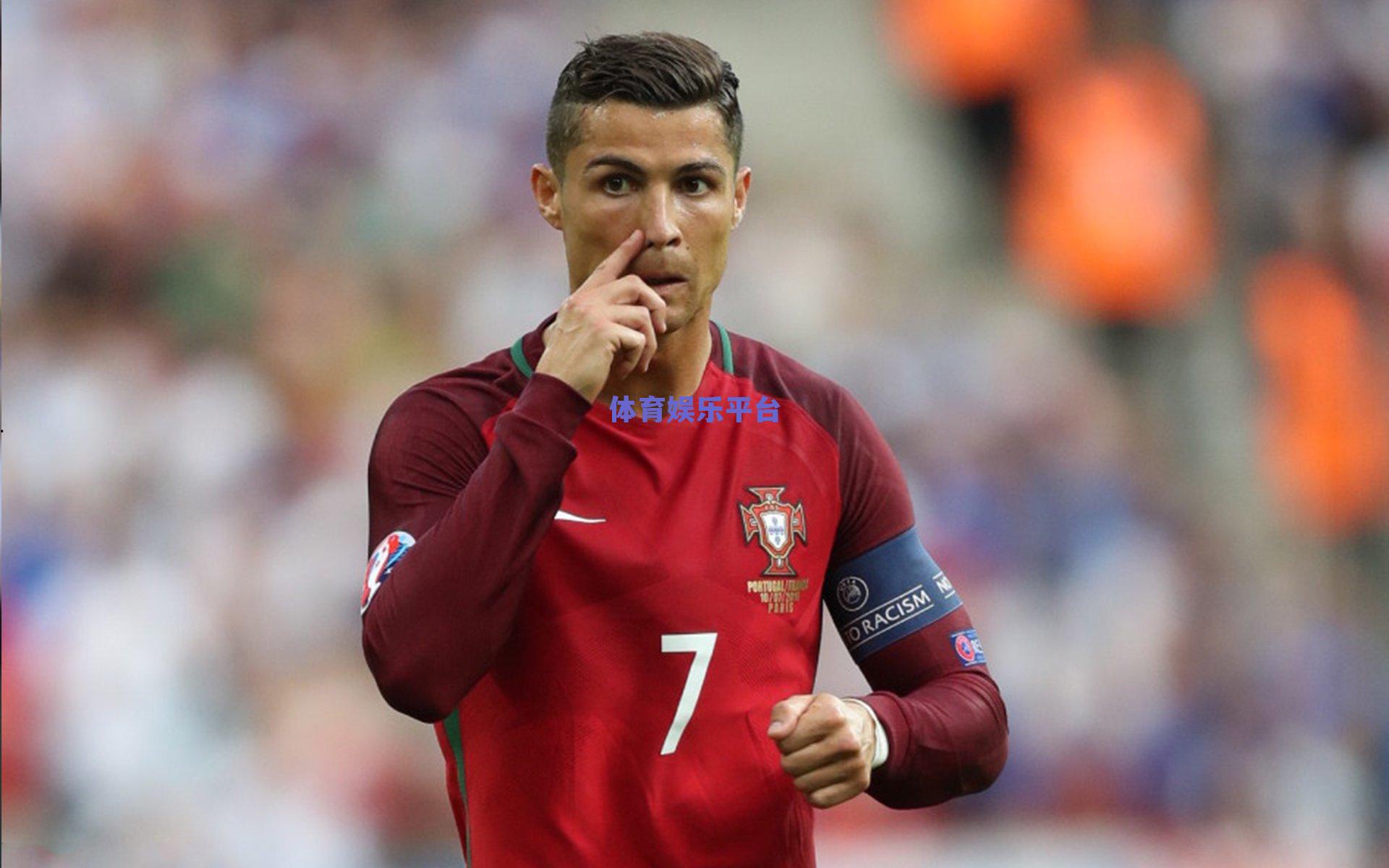 巴媒曝枪手锁定南美新星 科林蒂安16岁中卫伊亚戈已随一线队训练引关注